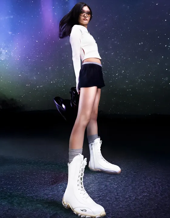 Белая футболка с коротким рукавом