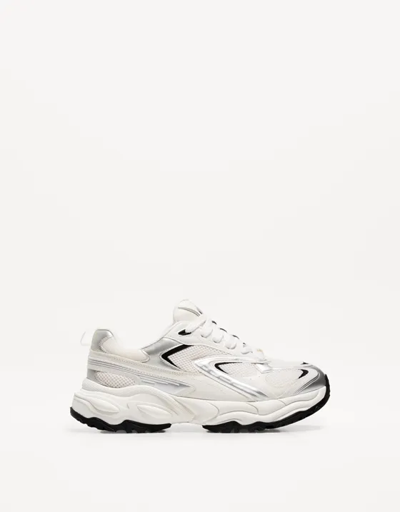 Кроссовки из разных материалов