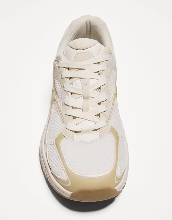 Кроссовки со вставками