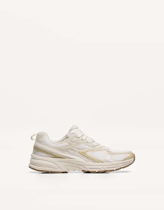 Кроссовки со вставками