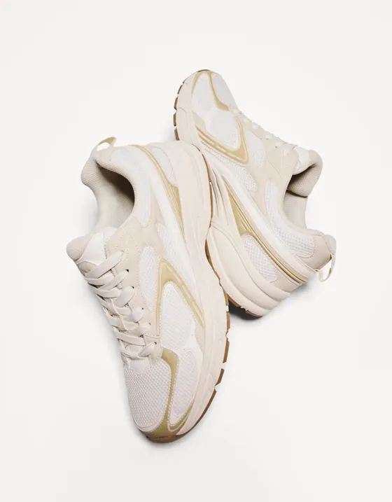 Кроссовки со вставками