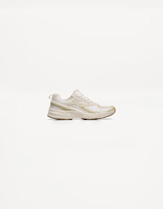 Кроссовки со вставками