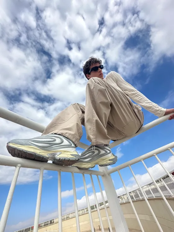 Серая худи с принтом