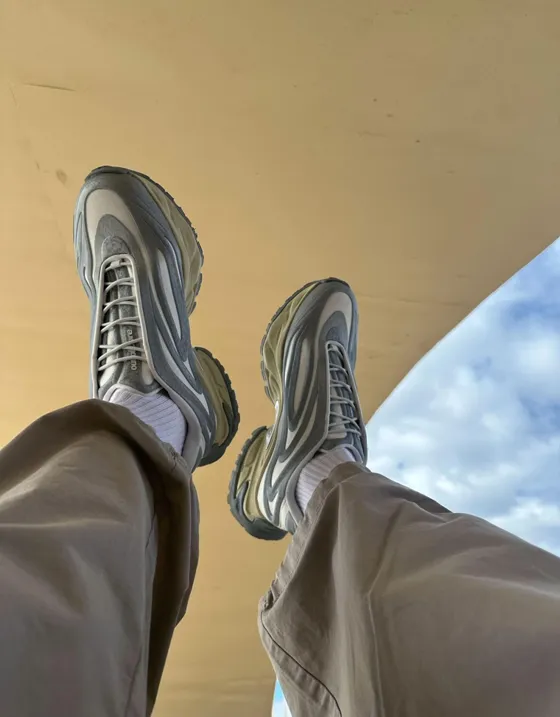 Серая худи с принтом