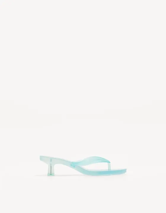 Босоножки на каблуке с ремешками