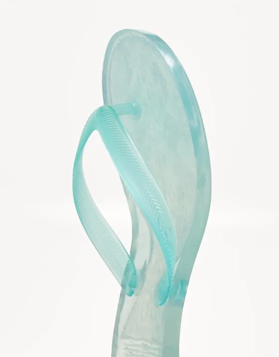 Босоножки на каблуке с ремешками