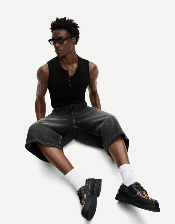 Топсайдеры с анималистическим принтом