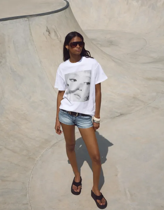 Футболка Jennie