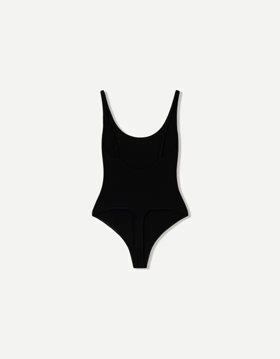 Боди с бретелями и сборками