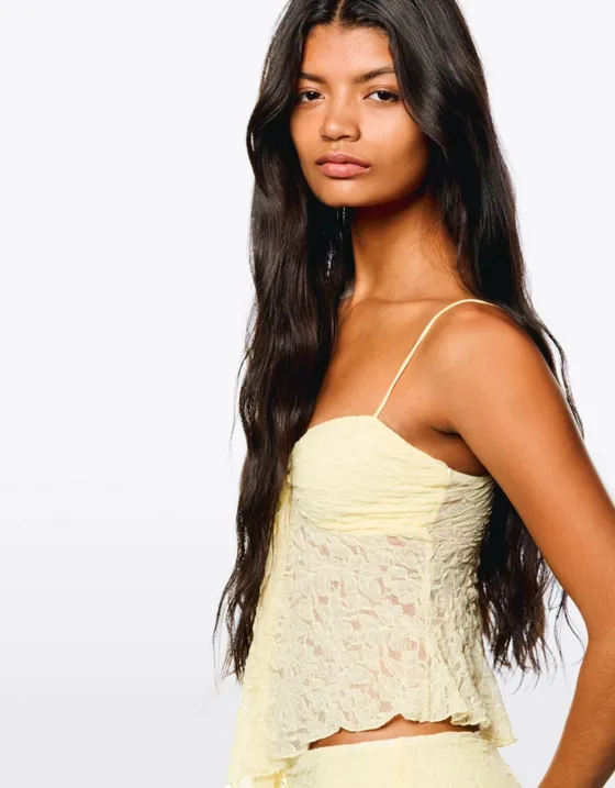 Кружевной топ на бретелях