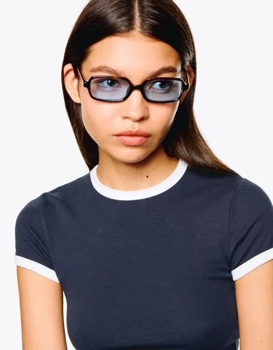 Футболка с контрастными деталями