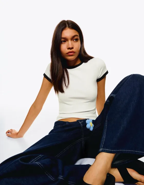 Футболка с контрастными деталями