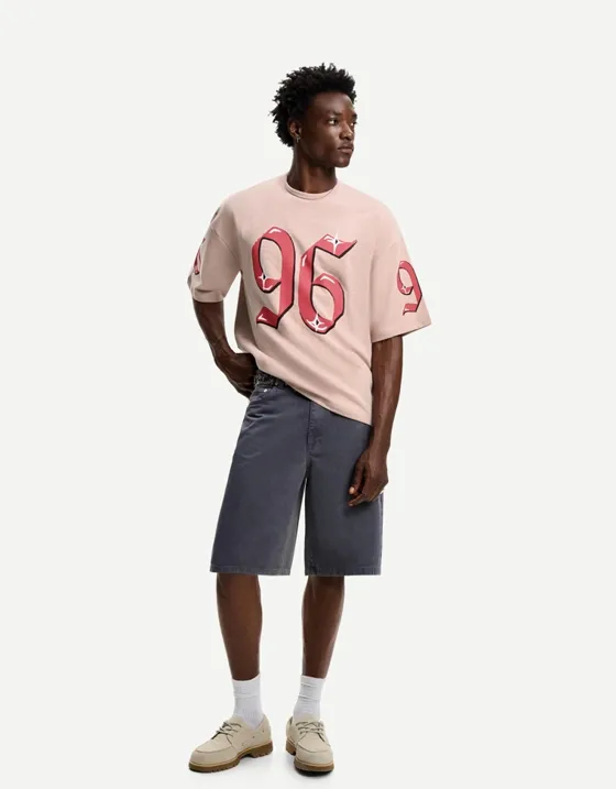 Футболка из мягкой ткани с короткими рукавами и принтом