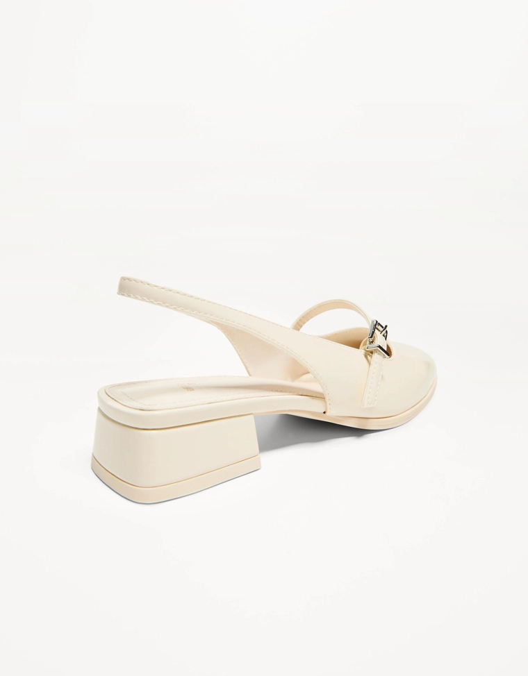 Балетки на широком каблуке с пряжкой