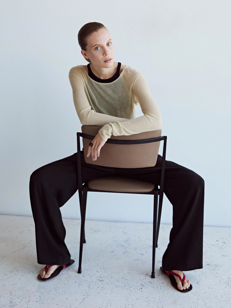 Сандалии из разделанной замши