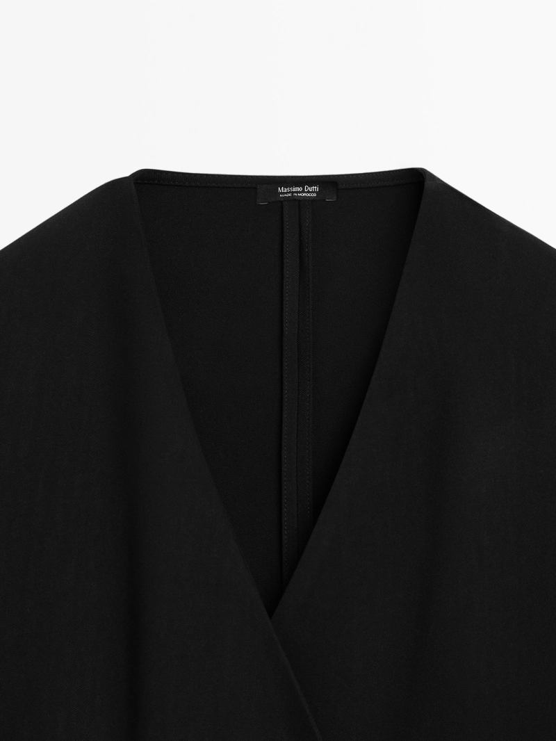 Flowing v-neck kimono
