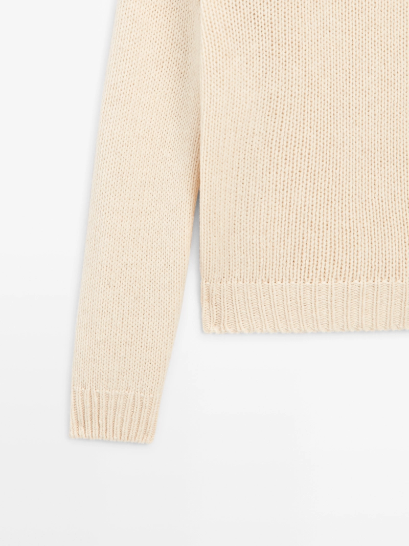 Вязанный свитер с v-образным вырезом из 100% шерсти