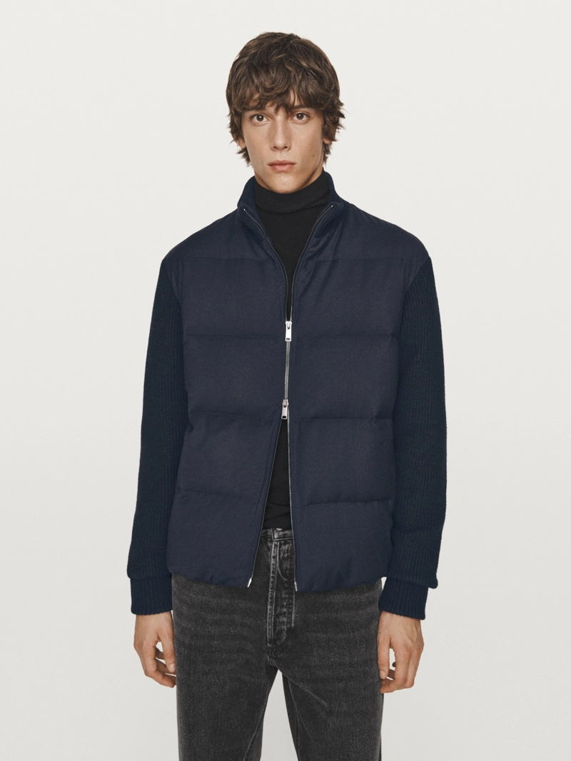 Пуховик с вязаными рукавами и воротником