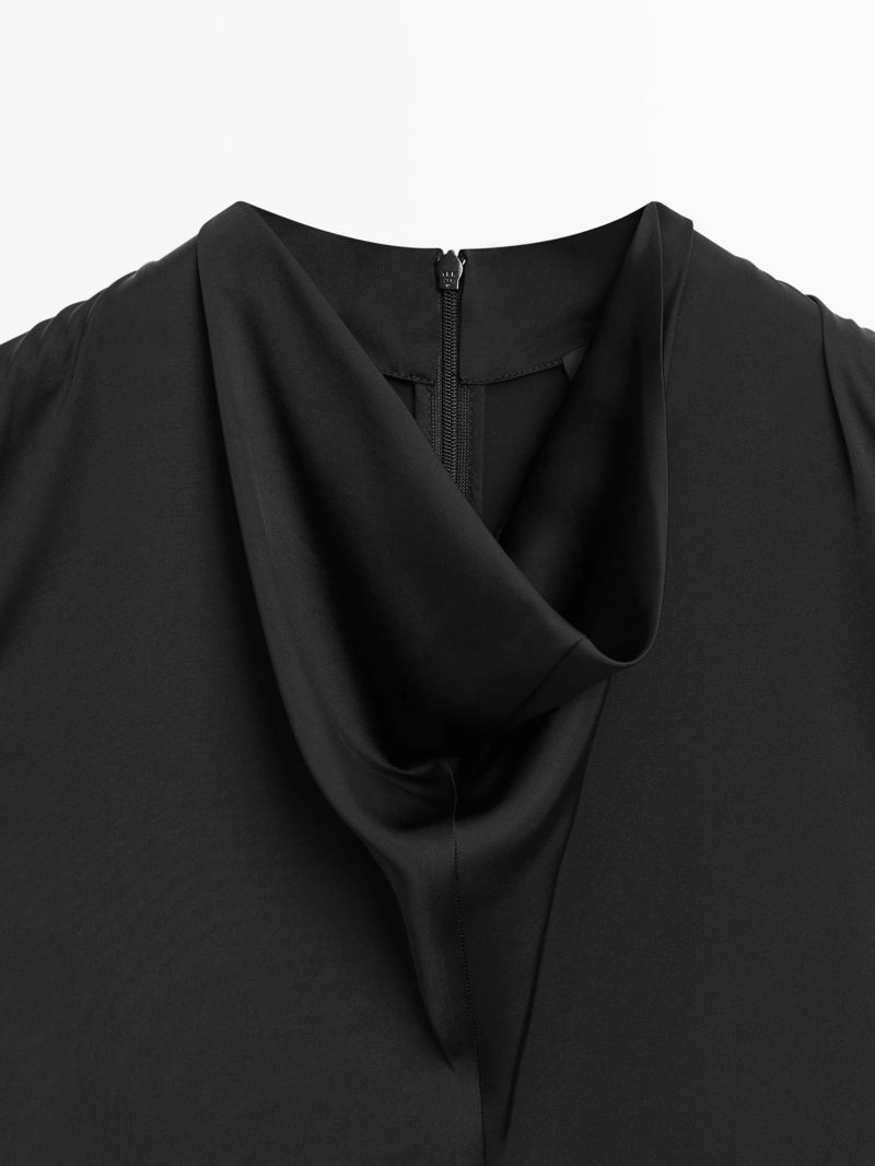 Комбинезон из потрясающего атласа