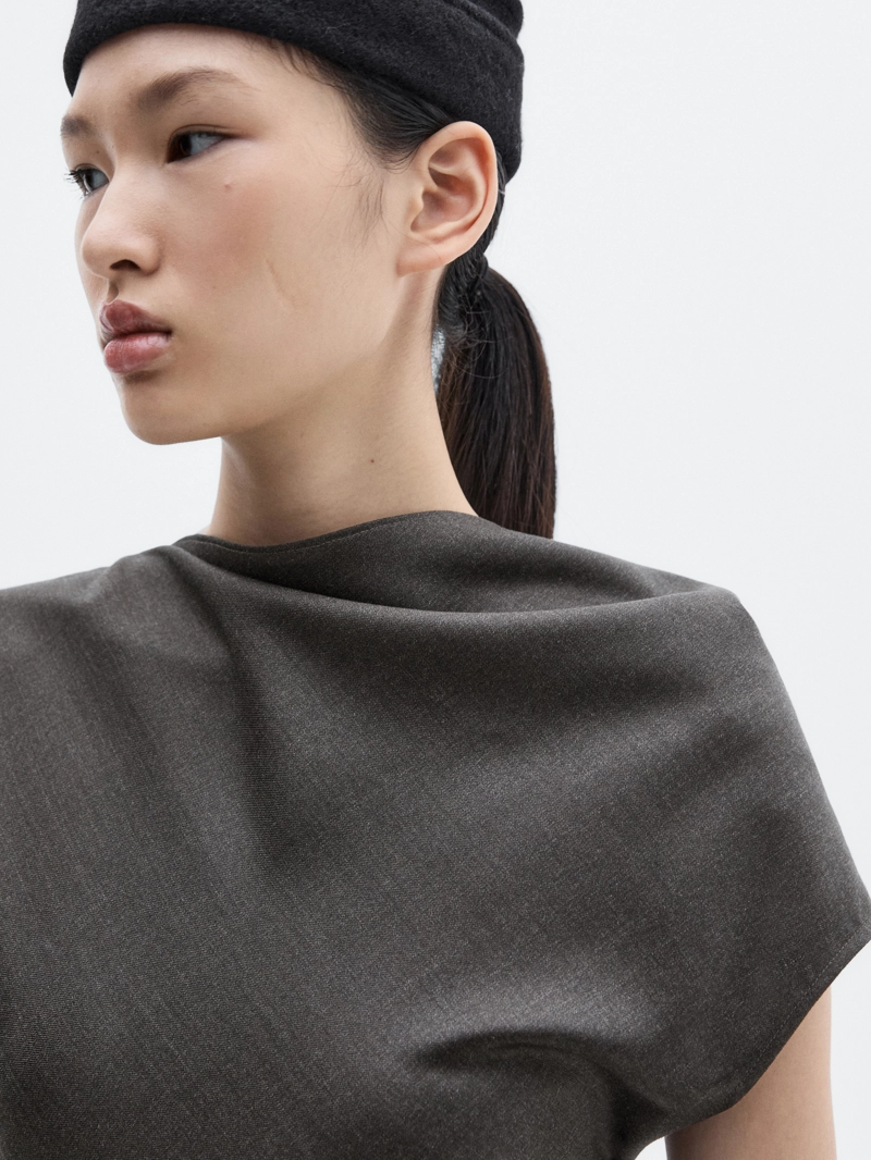 Длинное платье с деталями на горловине - limited