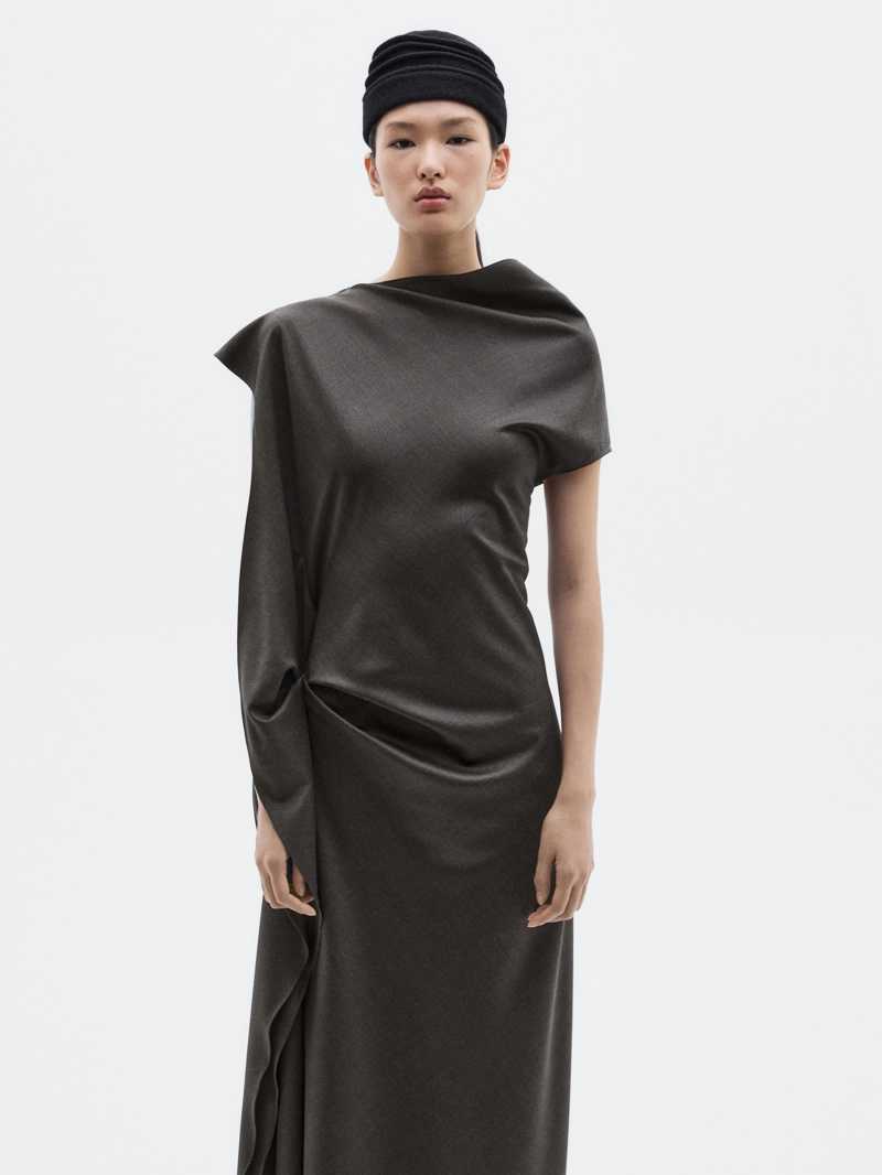 Длинное платье с деталями на горловине - limited