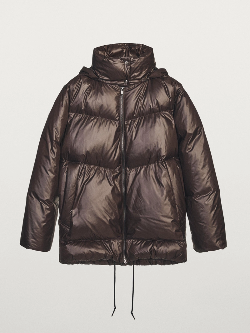 Глянцевый пуховик съемным капюшоном, отталкивающим воду