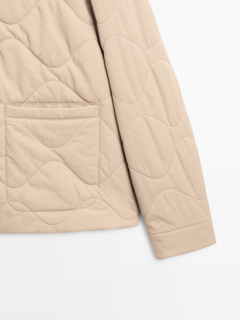 Куртка с деталями шва