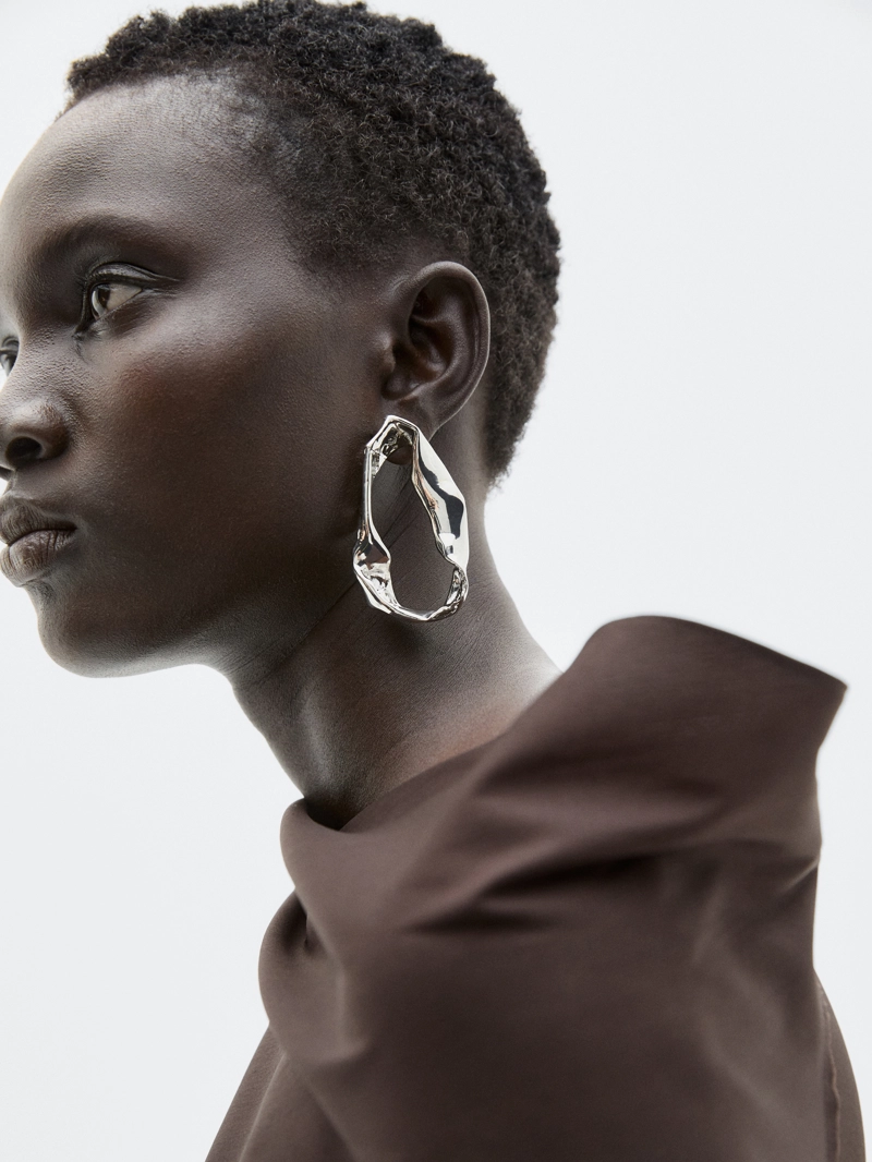 Асимметричный топ с деталями на шее - limited