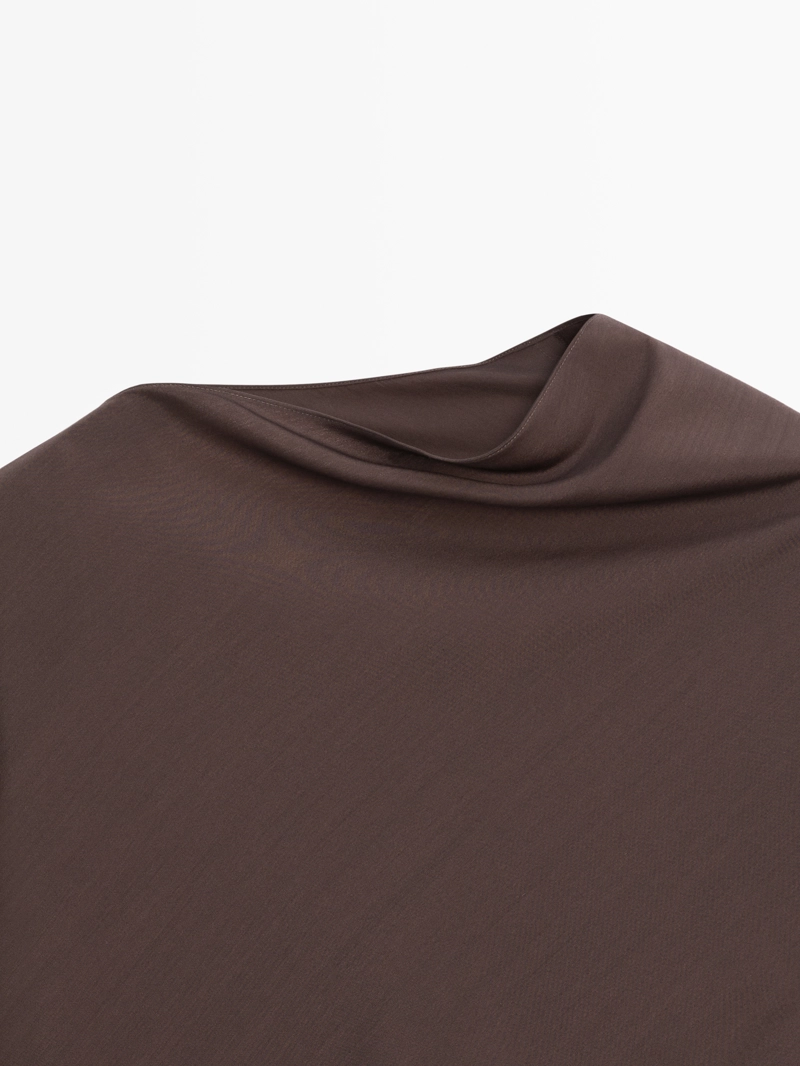 Асимметричный топ с деталями на шее - limited