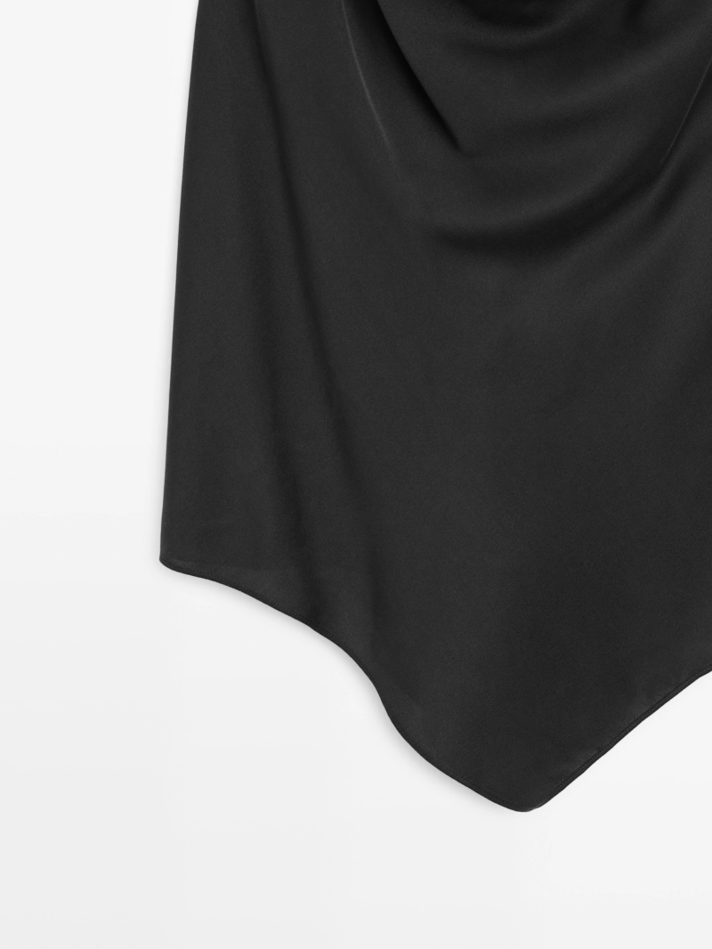 Топ из шелкового микса с драпированным воротником и завязкой