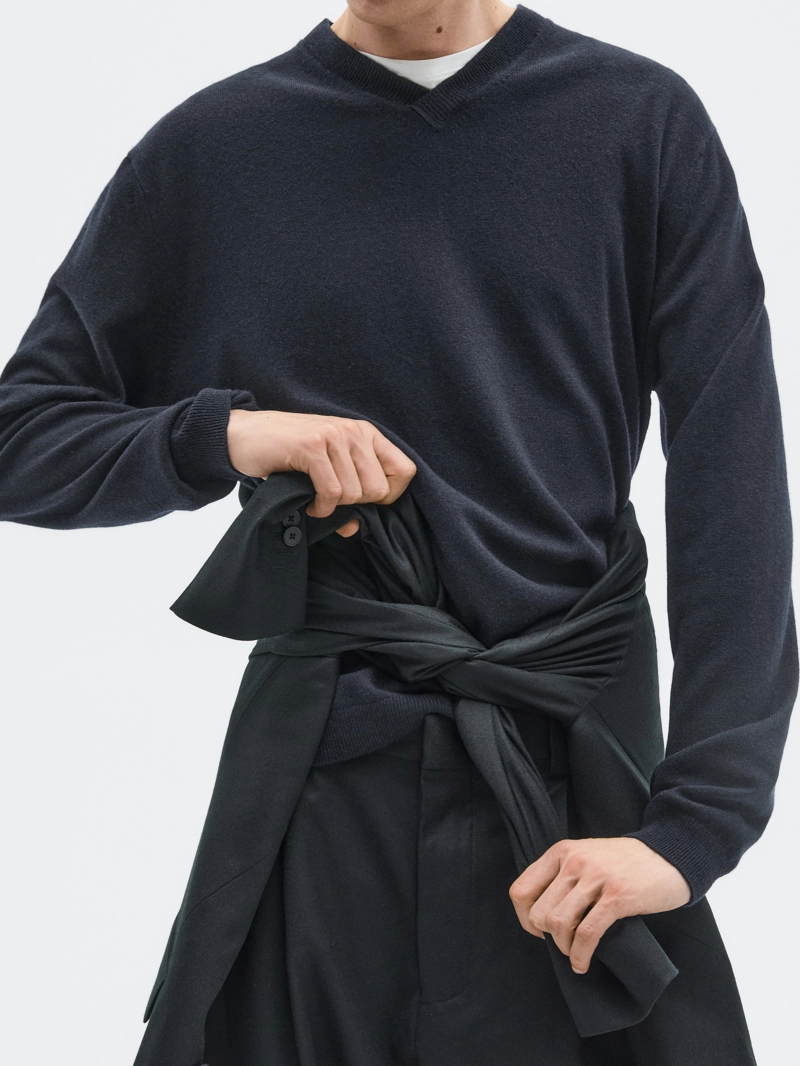 Водолазка из шерсти и кашемира с v-образным вырезом - limited