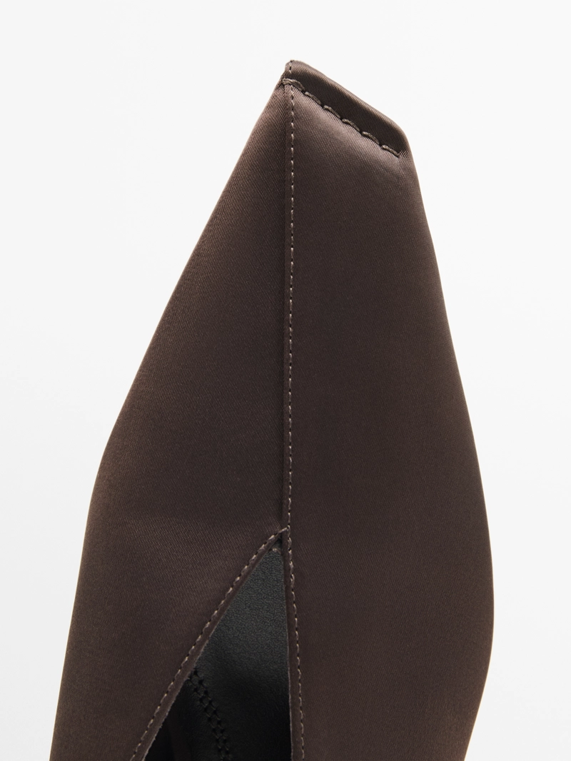 Туфли на каблуке с открытым задником - limited