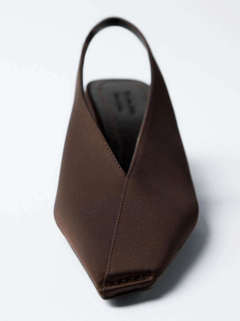 Туфли на каблуке с открытым задником - limited