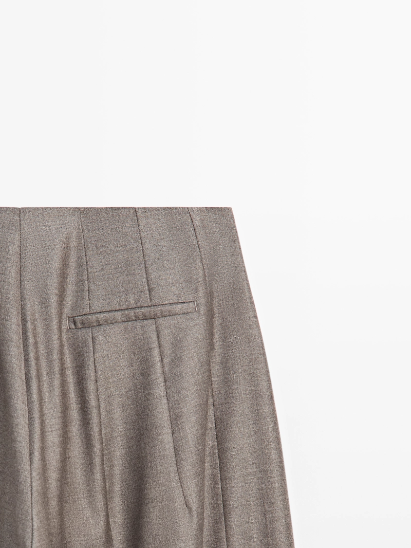 Брюки свободного кроя с зауженным силуэтом - limited