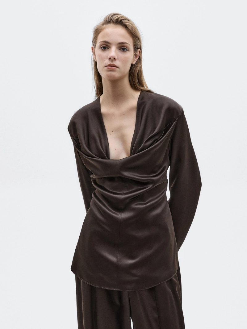 Блузка из атласа с деталями на воротнике - limited