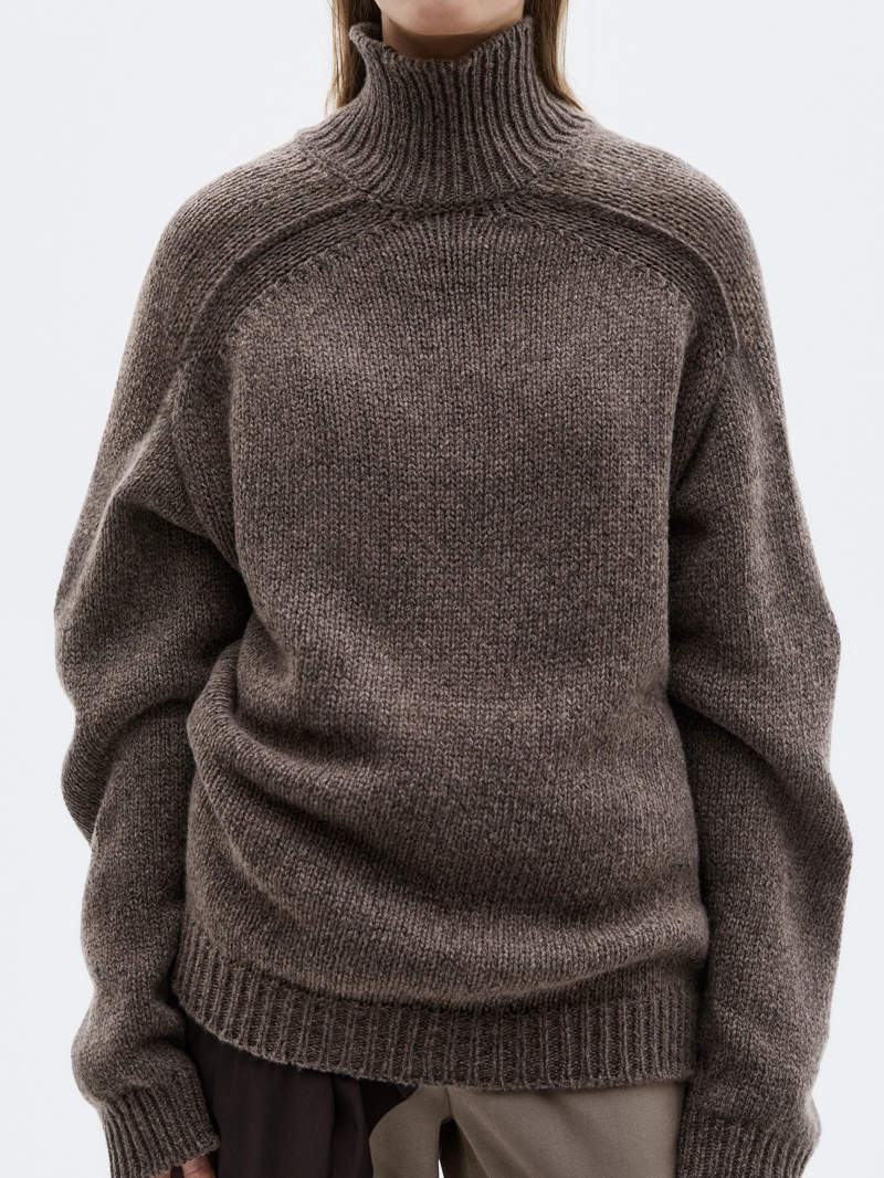 Свитер с высоким воротником из меланжевого вязаного полотна - limited