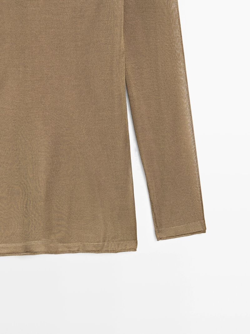 Свитер из 100% шелка с высоким воротником - limited