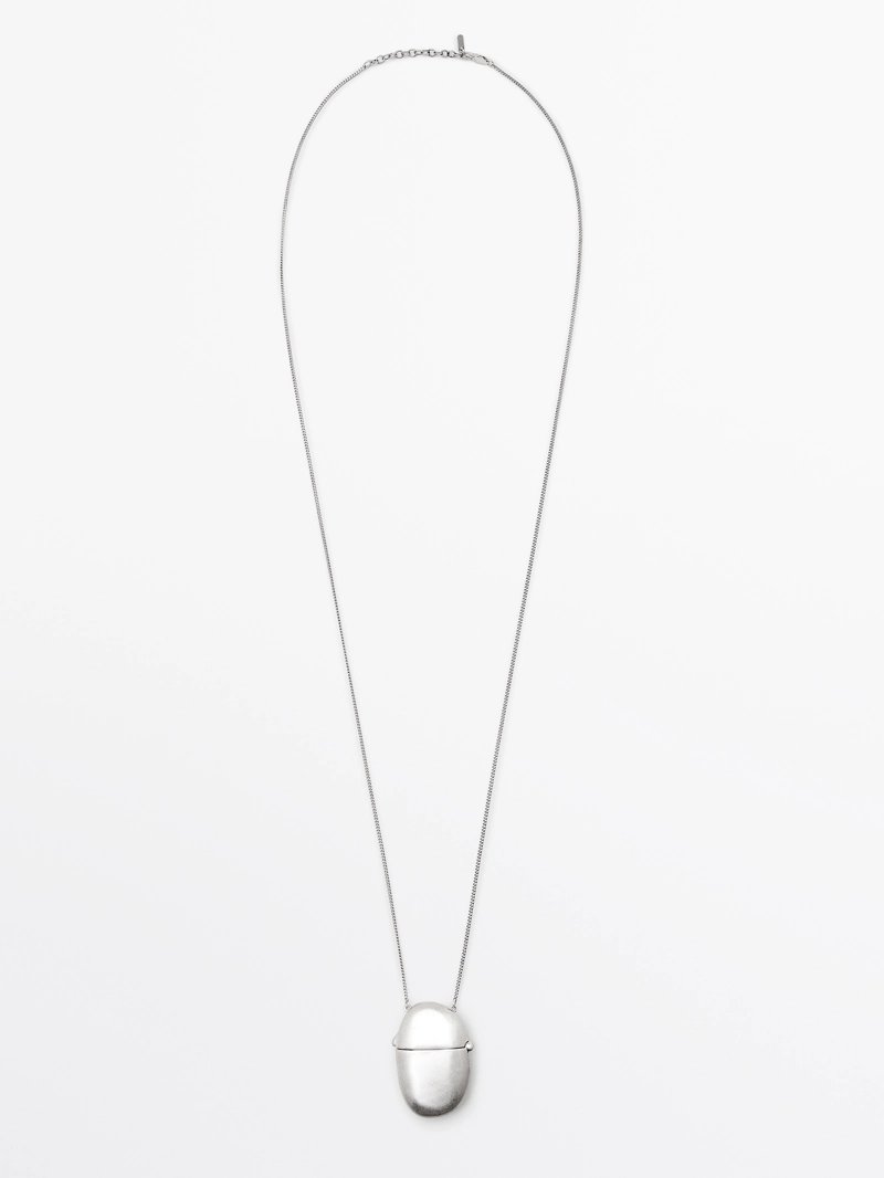 Ожерелье с овальным подвесным ящиком