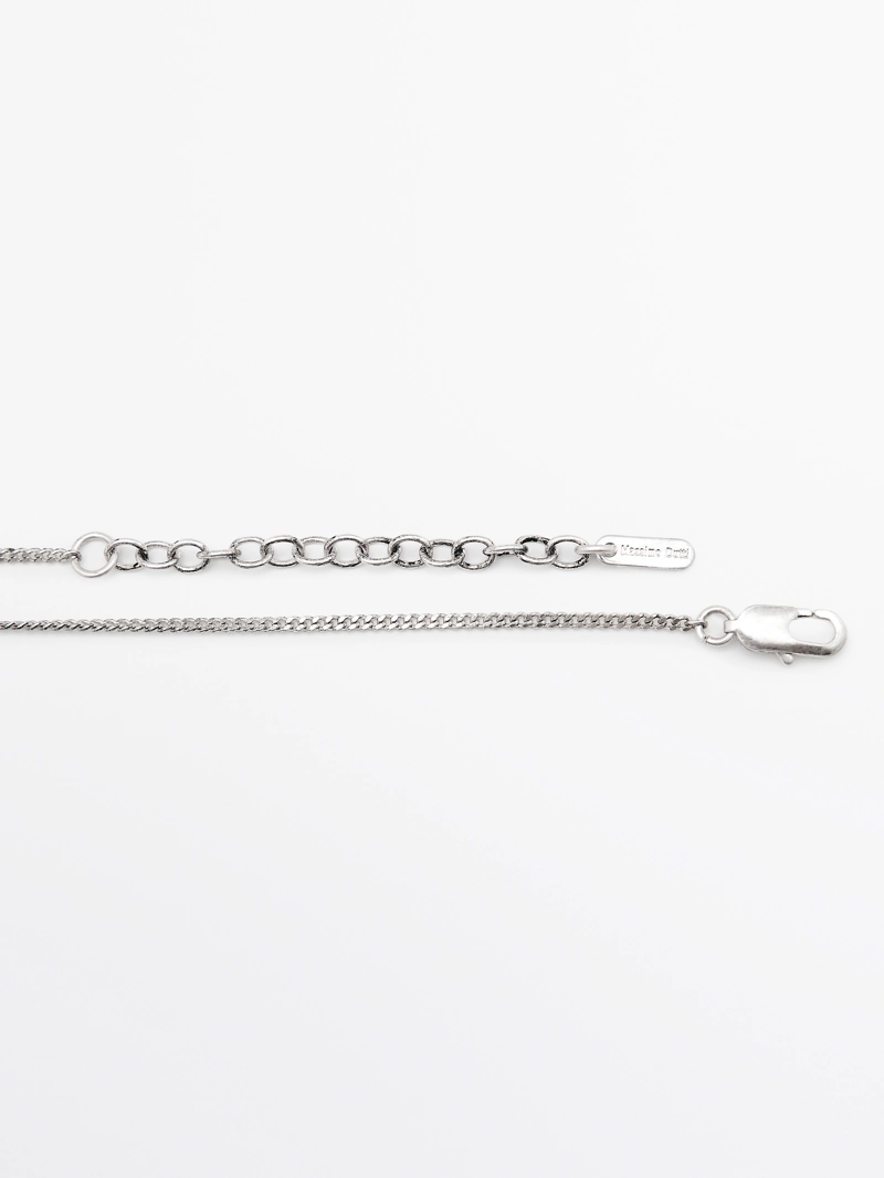 Ожерелье с овальным подвесным ящиком