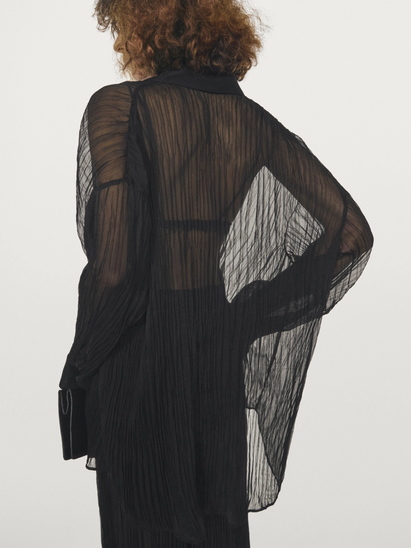 Длинная плиссированная рубашка свободного кроя