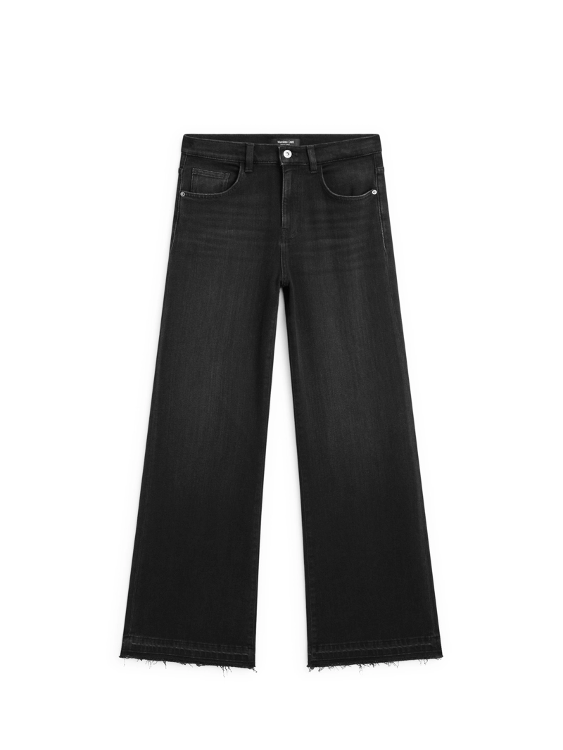 Джинсы с расклешенными брючинами средней посадки