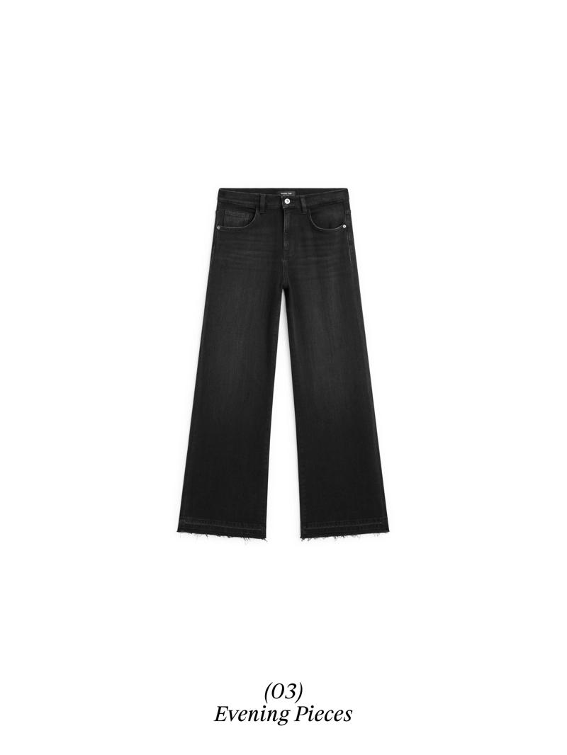 Джинсы с расклешенными брючинами средней посадки