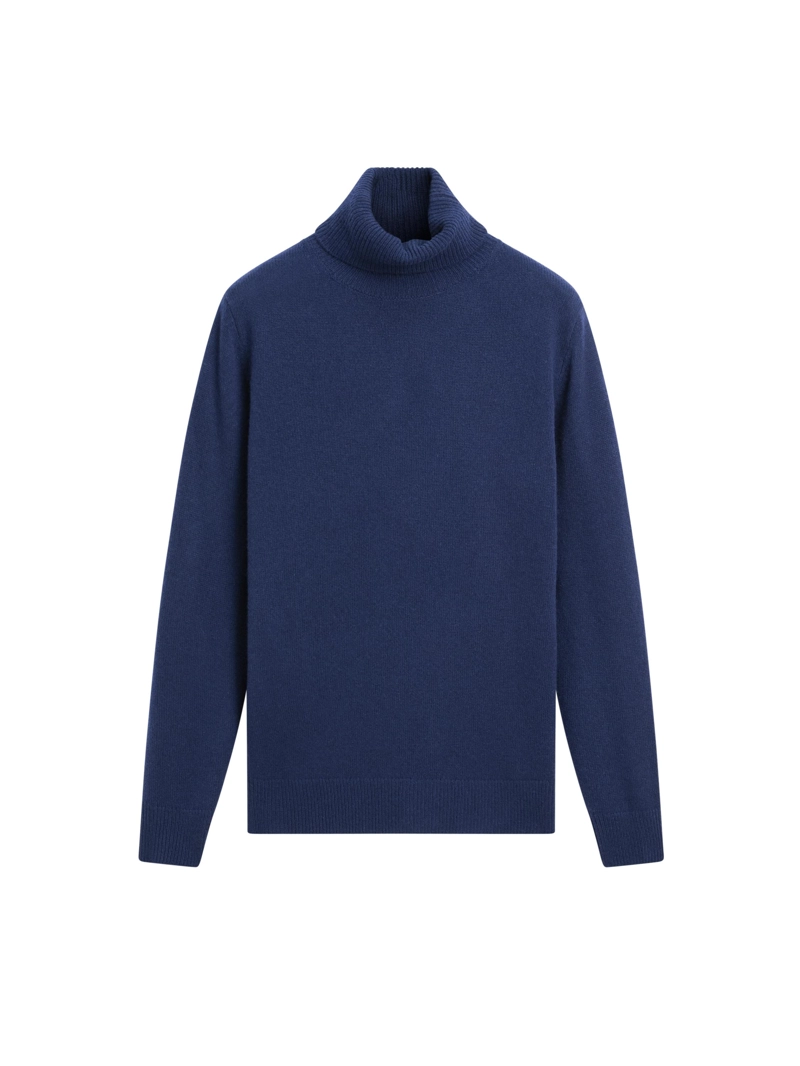 Длинный вязаный свитер с воротником-хомутом