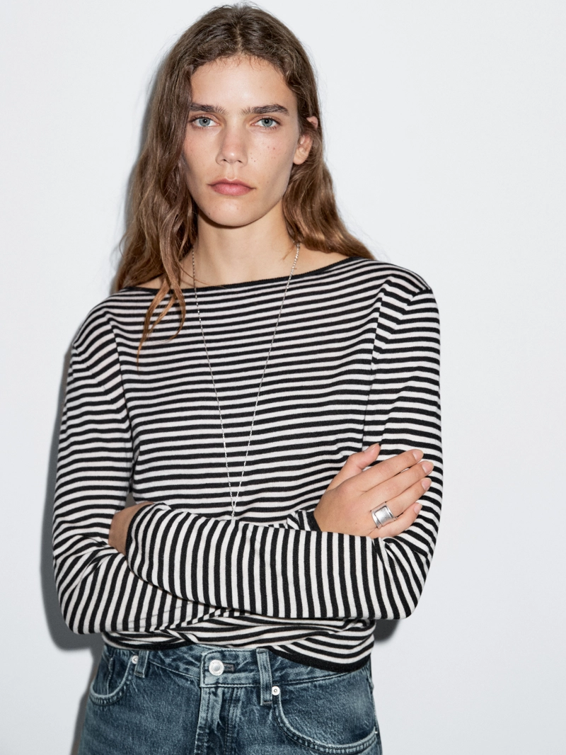 Вязанный свитер с длинным рукавом в полоску