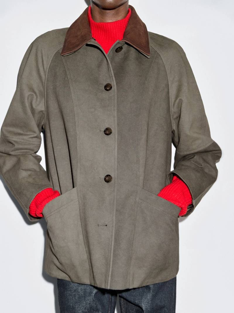 Куртка с отделкой водоотталкивающая и слоистым воротником