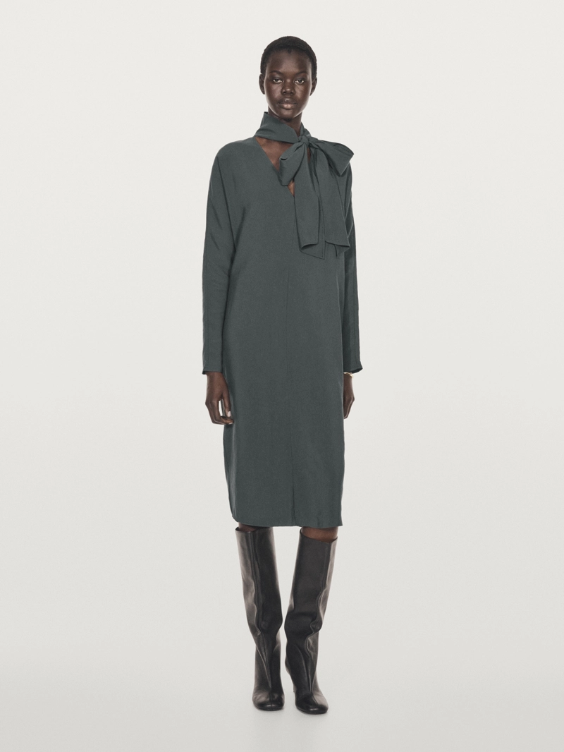 Платье миди с вырезом горловины и деталью на банте