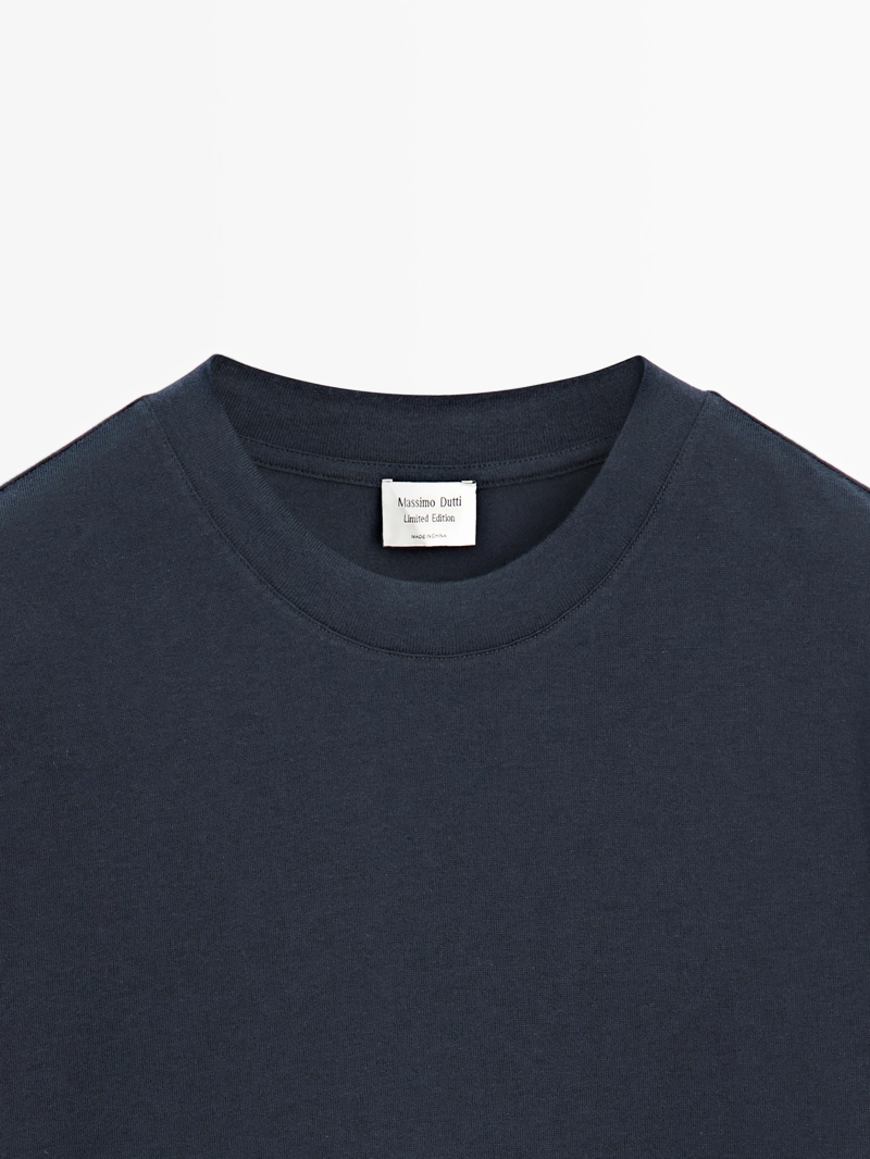 Футболка из хлопкового смесового материала коротких рукавом - лимитирована