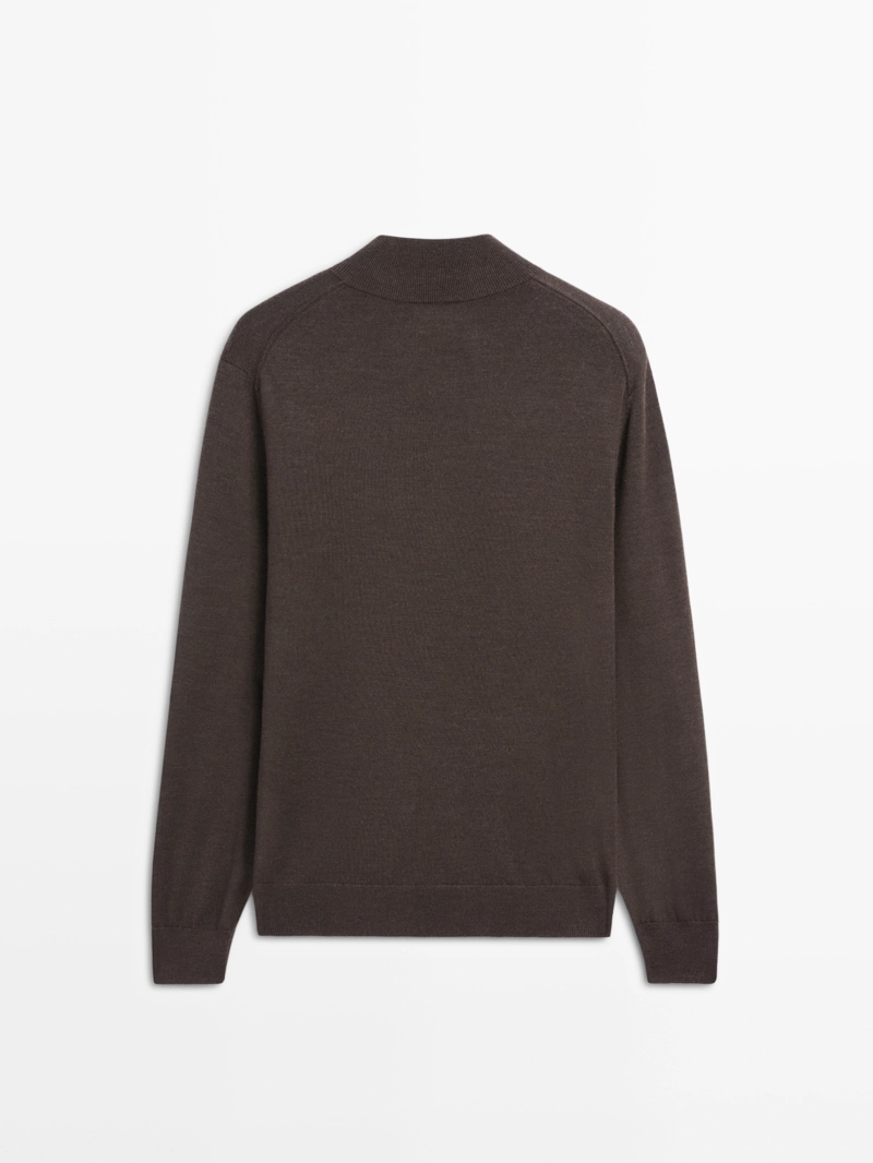 Водолазка из 100% шерсти с пуговицами