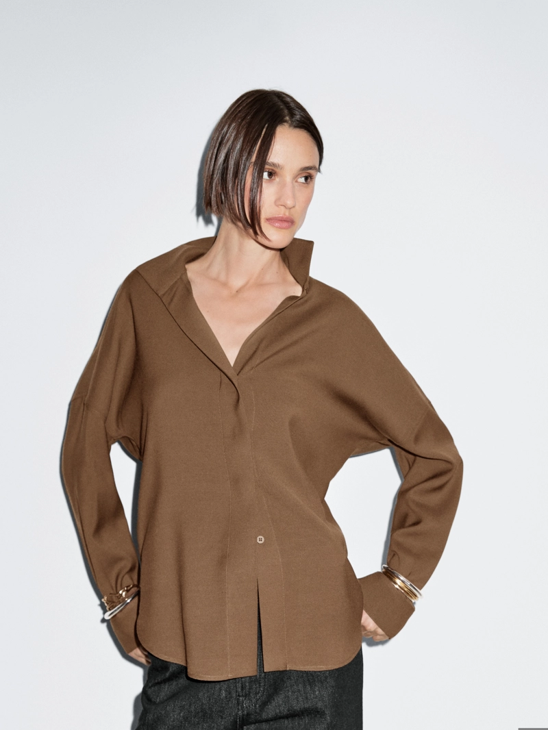 Рубашка свободного покроя с скрытыми пуговицами