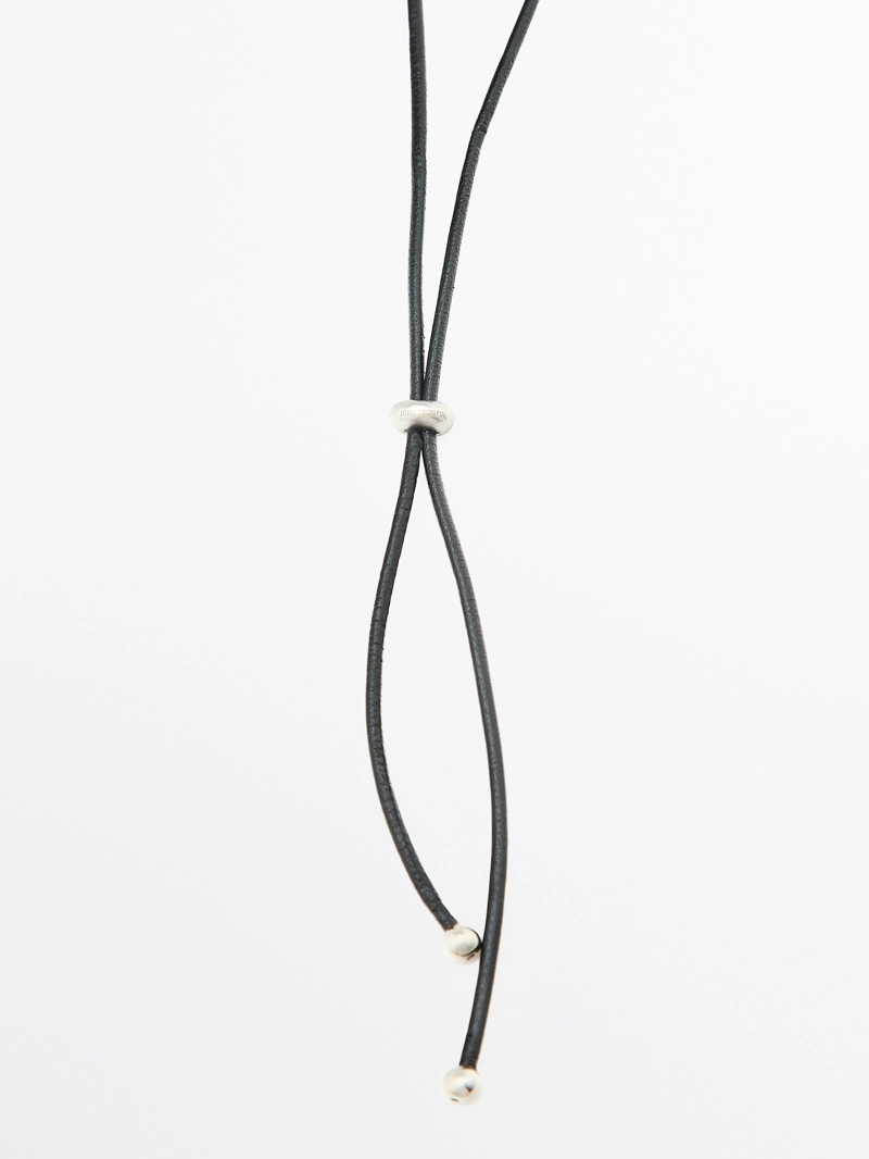 Кожаная подвеска